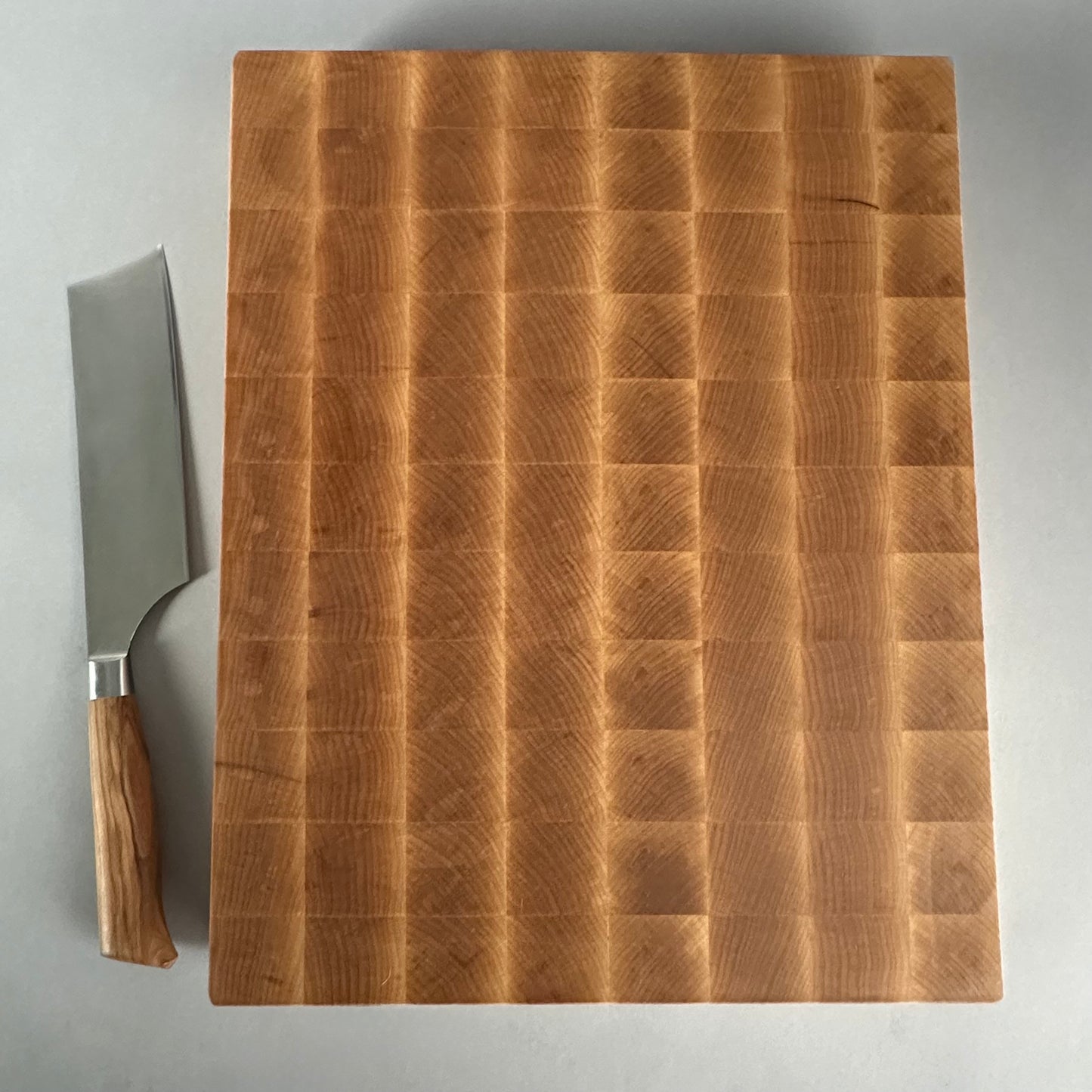 Solid End-Grain Wooden Cutting Board