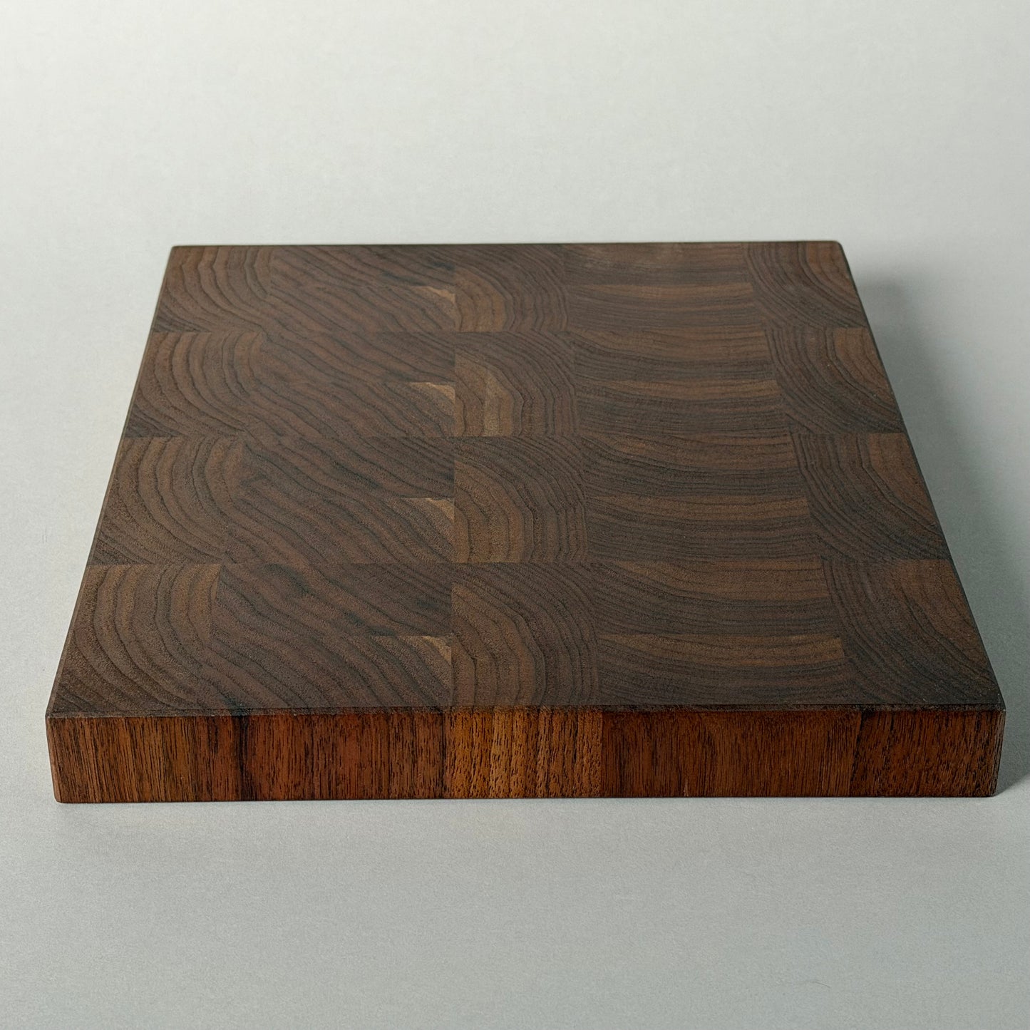 Solid End-Grain Wooden Cutting Board
